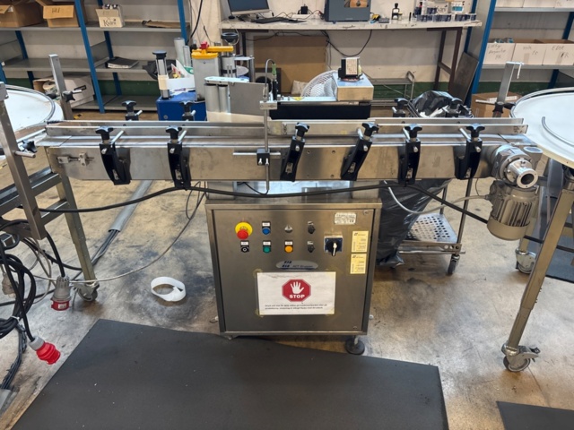 1368157-2 Etiketteringsmaskin med bandtransportörer - Etipack Sistema 1 -2010