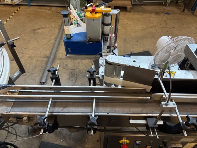 1368157-5 Etiketteringsmaskin med bandtransportörer - Etipack Sistema 1 -2010