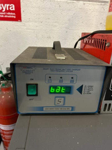 1368153-6 Städmaskin med sidoborste - Alto KC 500 ET med laddare