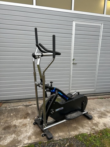 1427436-2 Crosstrainer – Indoor Walking 2