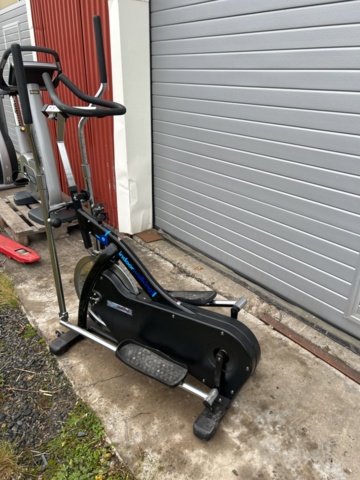 1427436-4 Crosstrainer – Indoor Walking 2