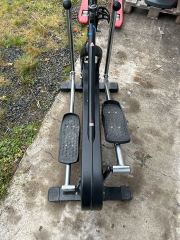 1427436-5 Crosstrainer – Indoor Walking 2