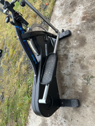 1427436-7 Crosstrainer – Indoor Walking 2