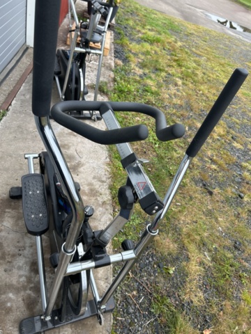 1427436-8 Crosstrainer – Indoor Walking 2