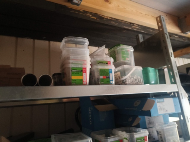 1400975-6 Parti med låstillbehör och skruv