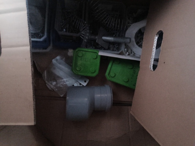 1400975-8 Parti med låstillbehör och skruv