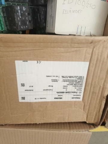 1400975-11 Parti med låstillbehör och skruv