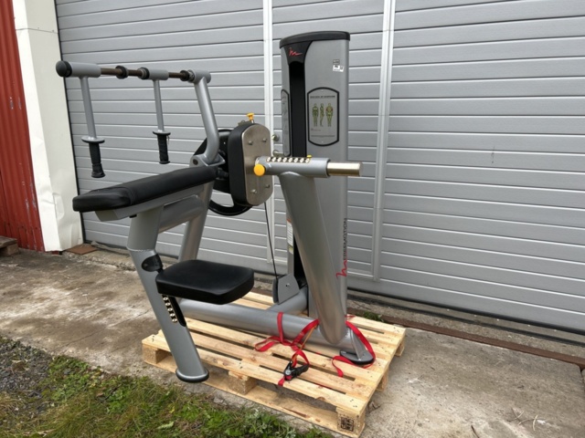 1427434-1 Tricepsmaskin – Freemotion