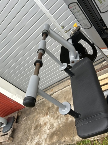 1427434-8 Tricepsmaskin – Freemotion