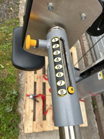 1427434-13 Tricepsmaskin – Freemotion