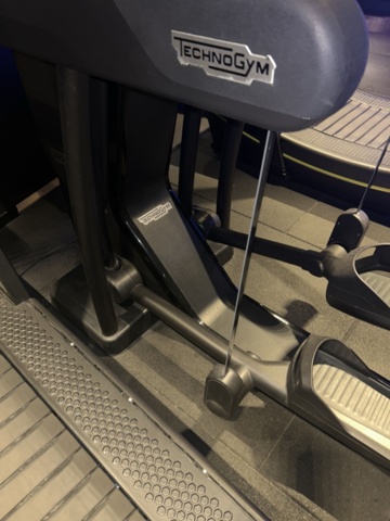 1429922-6 Cross-trainer Technogym