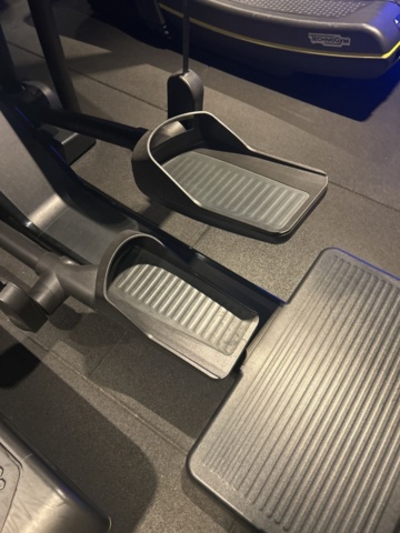 1429922-7 Cross-trainer Technogym