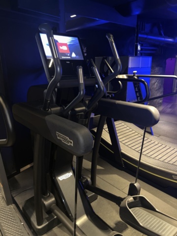 1429922-16 Cross-trainer Technogym