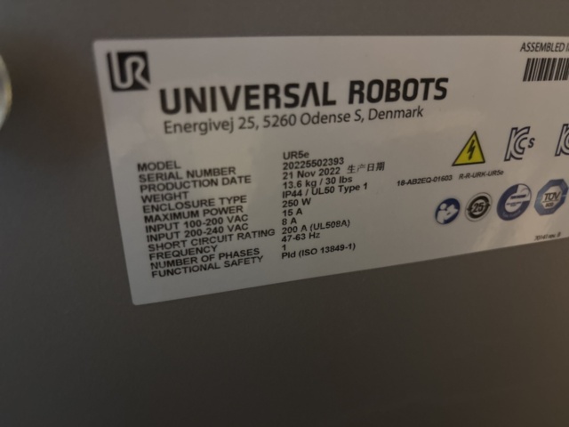 1308746-9 Industrirobot med styrenhet och kontrollpanel - Universal Robots UR5e