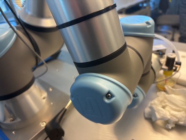 1308746-10 Industrirobot med styrenhet och kontrollpanel - Universal Robots UR5e