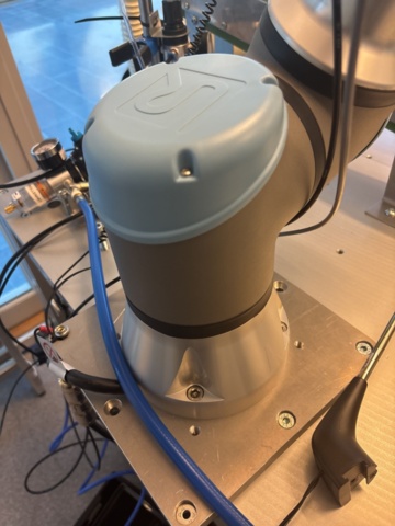 1308746-11 Industrirobot med styrenhet och kontrollpanel - Universal Robots UR5e