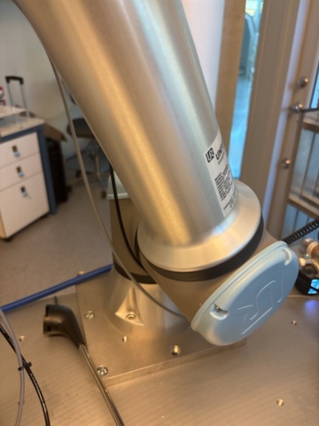 1308746-14 Industrirobot med styrenhet och kontrollpanel - Universal Robots UR5e