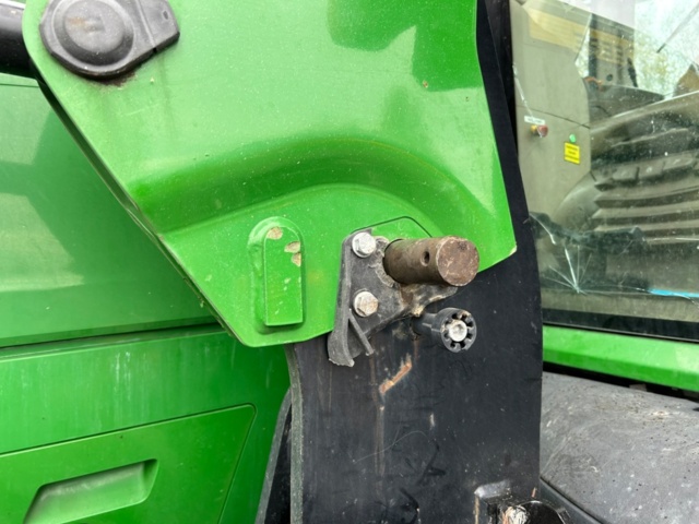 1433856-17 Traktor med lastare John Deere 7310R -2019