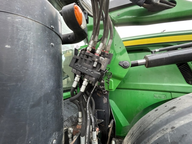 1433856-28 Traktor med lastare John Deere 7310R -2019