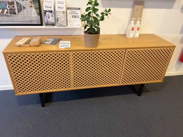 1420162-8 Väntrumsmöbler - soffa, fåtölj, soffbord m.m