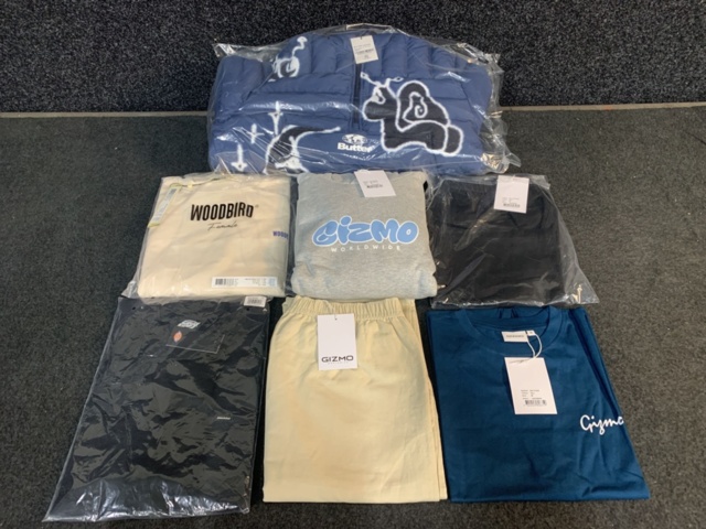 1432100-1 7 st klädesplagg, Strl M