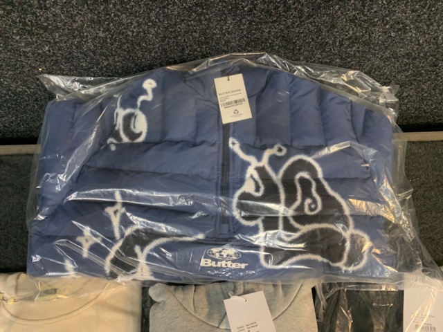 1432100-9 7 st klädesplagg, Strl M