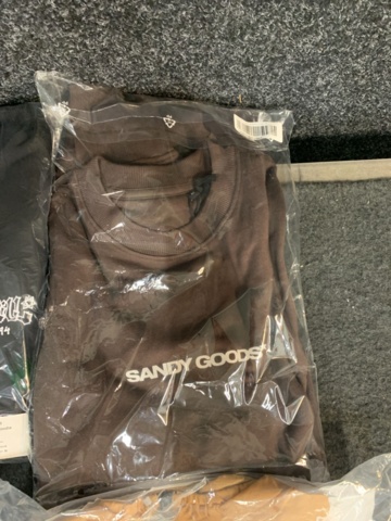 1432109-10 9 st klädesplagg, Strl M