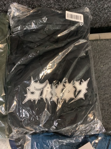 1432110-10 9 st klädesplagg, Strl M