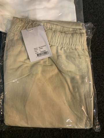 1432116-4 8 st klädesplagg, Strl L