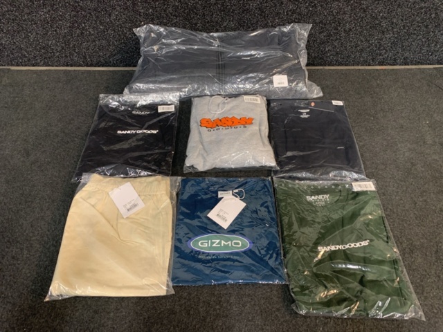 1432118-1 7 st klädesplagg, Strl L