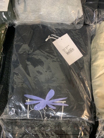 1432122-4 9 st klädesplagg, Strl L