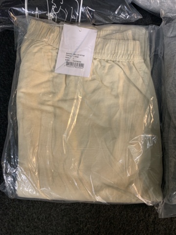 1432123-2 9 st klädesplagg, Strl L