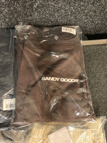 1432123-10 9 st klädesplagg, Strl L