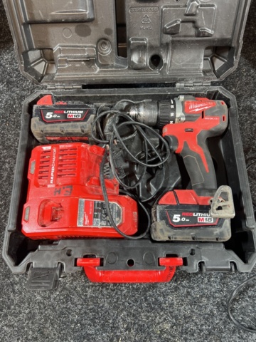 1431216-2 Skruvdragare - Milwaukee