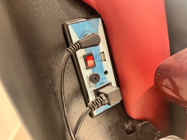 1423921-6 Massage/behandlingsfåtölj TNBL med fotbad