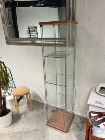 1423923-9 Inredning till nagelsalong, möbler, maskiner, tillbehör