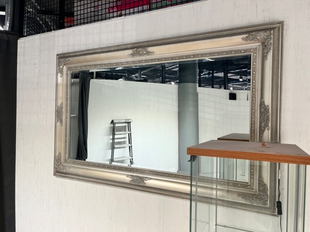 1423923-10 Inredning till nagelsalong, möbler, maskiner, tillbehör