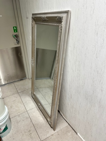 1423923-13 Inredning till nagelsalong, möbler, maskiner, tillbehör