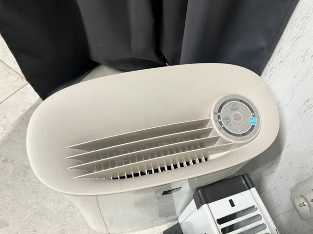 1423923-24 Inredning till nagelsalong, möbler, maskiner, tillbehör