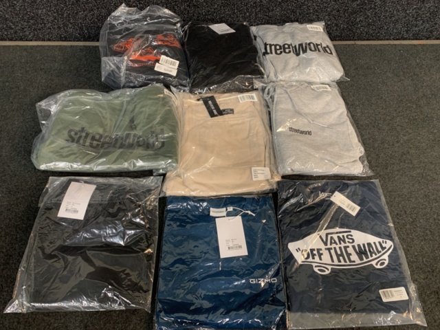 1432125-1 9 st klädesplagg, Strl S