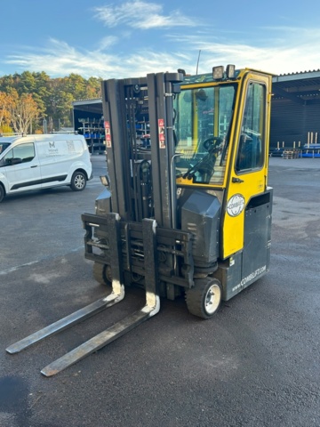 1344183-1 Fyrvägstruck Combilift CBE3000, årsmodell 2017