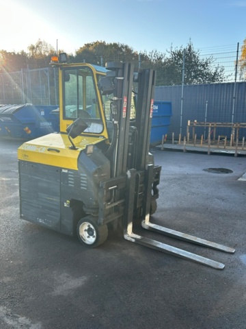 1344183-3 Fyrvägstruck Combilift CBE3000, årsmodell 2017