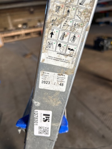 1378301-6 Ladder, construction center and cabling