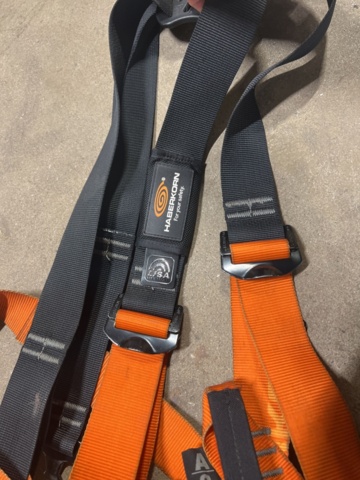 1431256-3 Fall protection equipment