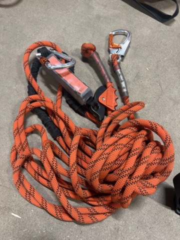 1431256-4 Fall protection equipment