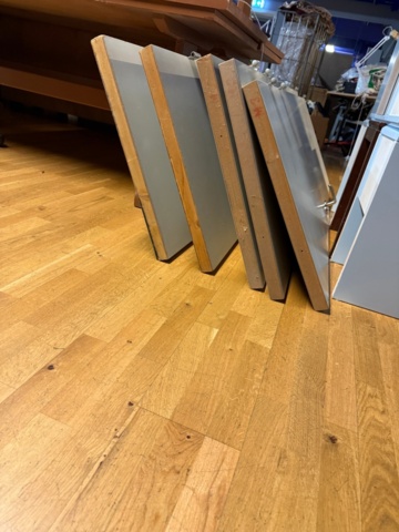 1352086-1 Innedörrar (gråa) 5 st