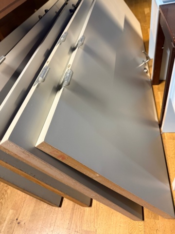 1352086-2 Innedörrar (gråa) 5 st