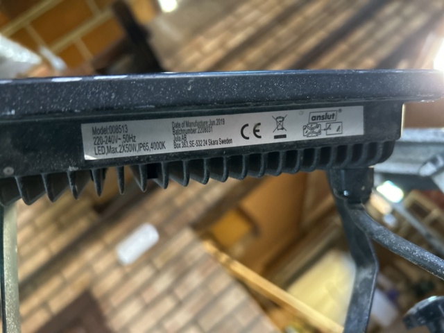 1267738-4 Säckkärra, dammsugare och belysningsmast