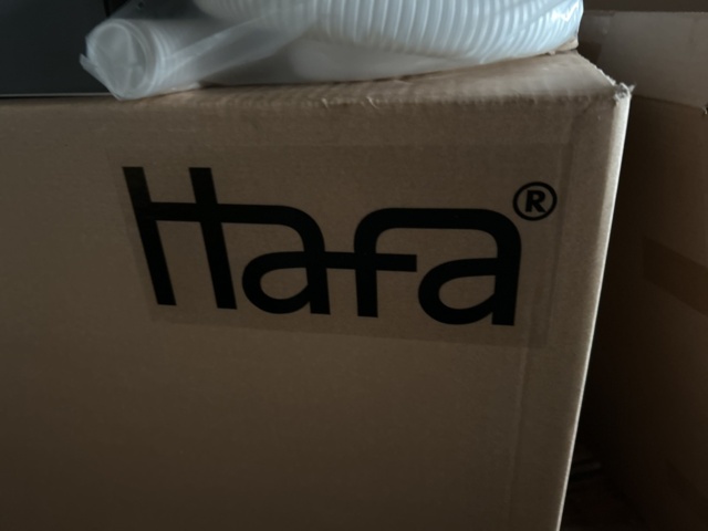 1267741-2 Badrumsinredning: Tvättställsskåp och blandare