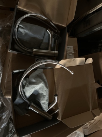 1267741-7 Badrumsinredning: Tvättställsskåp och blandare